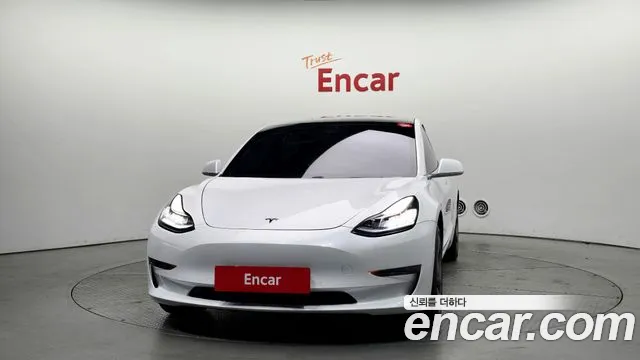 Тесла Модель 3 2020