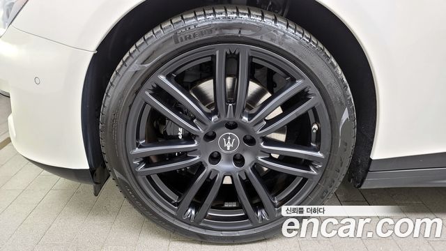 Maserati Ghibli 2022