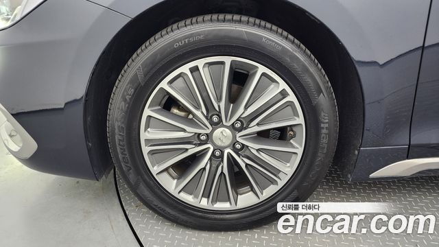 Hyundai Grandeur IG Hybrid 2019