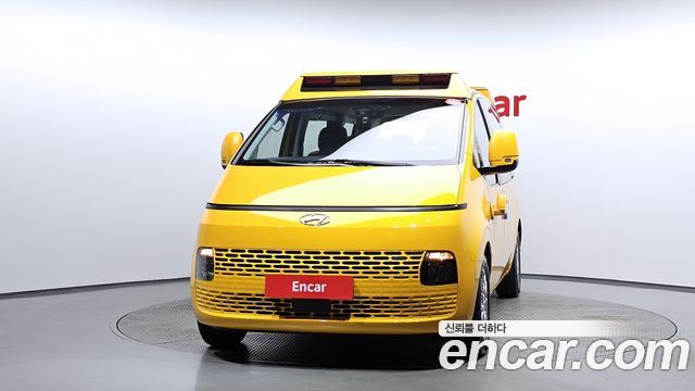 Hyundai Стария 2023