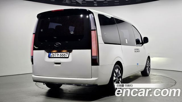 Hyundai Стария 2024