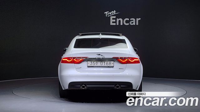 Jaguar ХФ (Х260) 2017