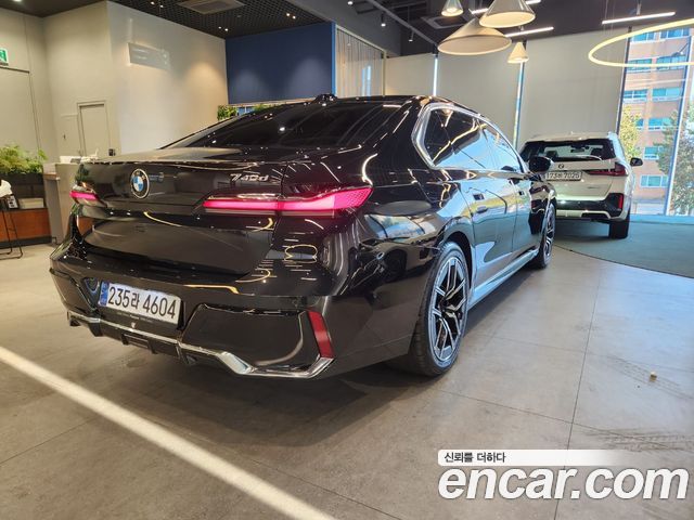 BMW 7 серия (G70) 2024