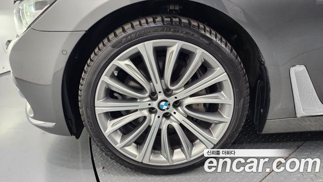BMW 7 серия (G11) 2017