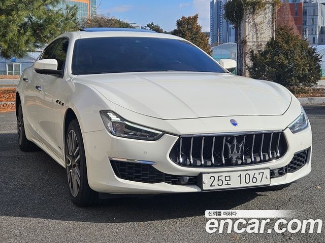 Maserati Гибли 2018