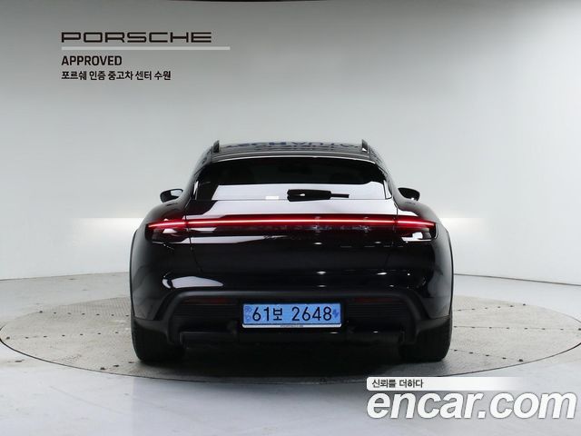 Porsche Тайкан 2024