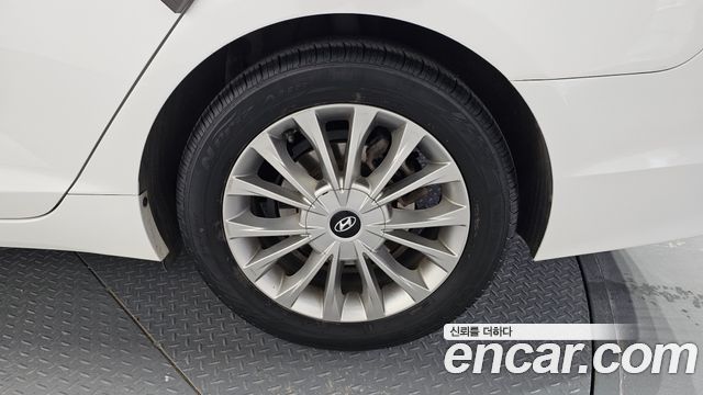 Hyundai НЧ-соната 2016