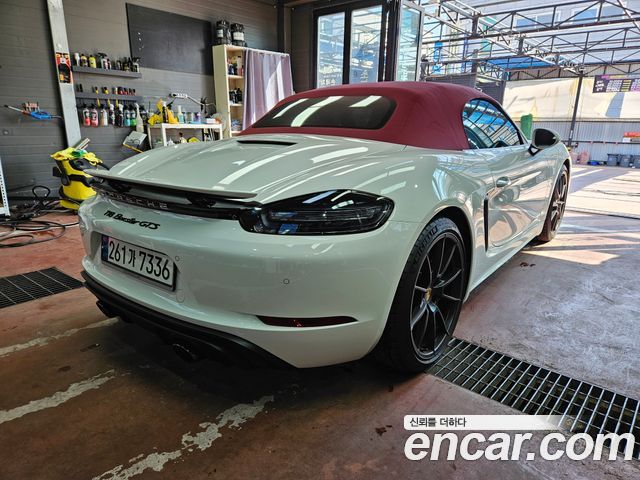 Porsche 718 бокстер 2021