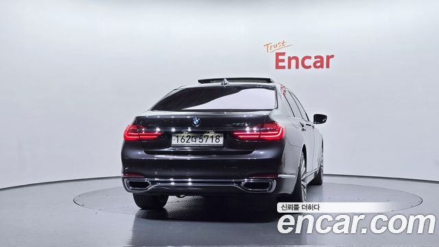 BMW 7 серия (G11) 2016
