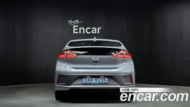 Hyundai ИОНИК Электрик 2018