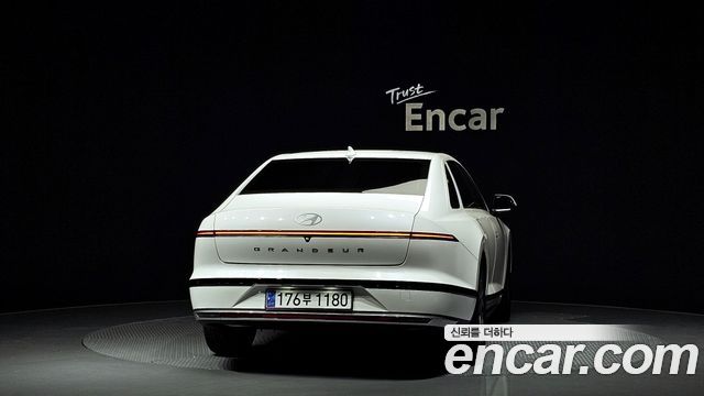Hyundai Грандеур Гибрид (GN7) 2023