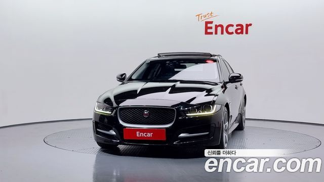 Jaguar Xe 2016