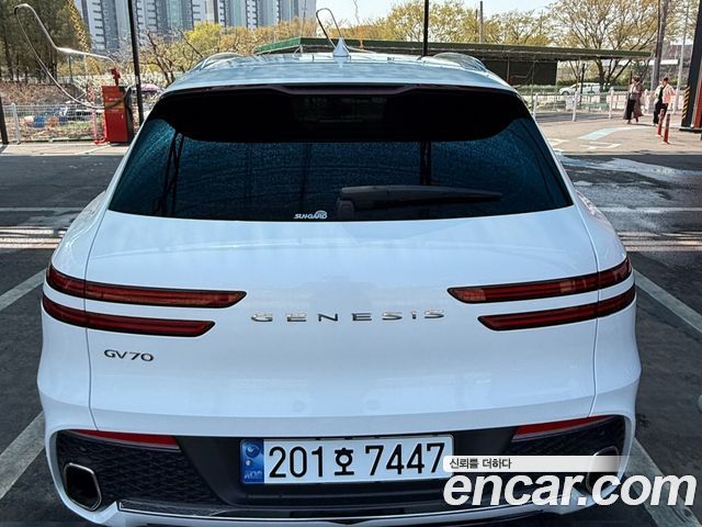 Genesis GV70 2024
