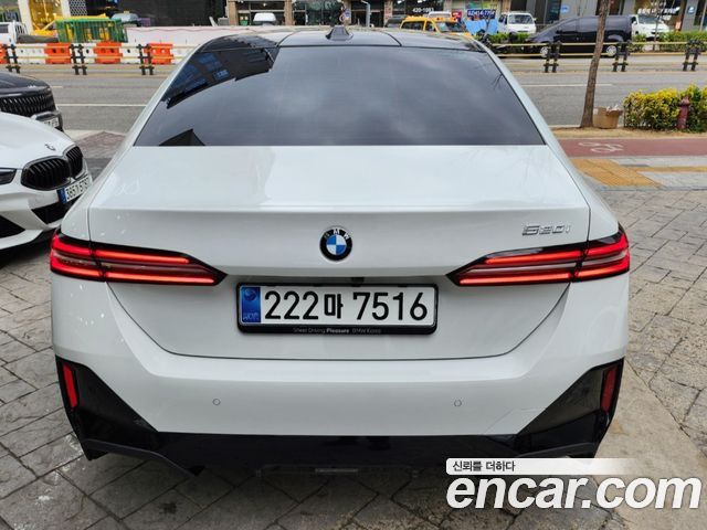 BMW 5 Series (G60) 2025