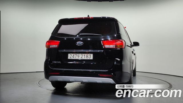 Kia Совершенно новый карнавал 2016