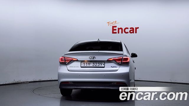 Hyundai YF Sonata Hybrid 2016