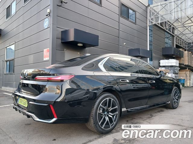 BMW 7 Series (G70) 2025