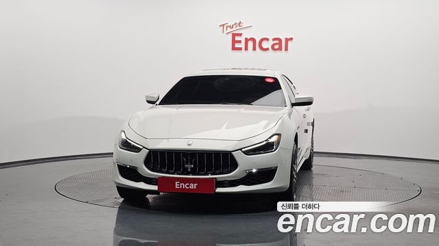 Maserati Гибли 2018