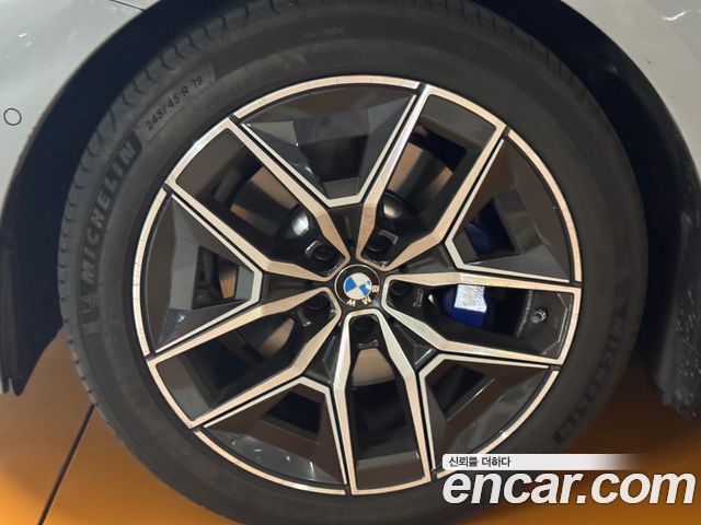 BMW 5 серия (G60) 2024