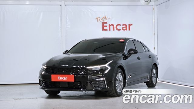 Kia Новый гибрид K5 третьего поколения 2024
