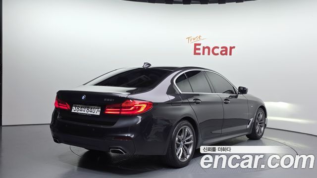 BMW 5 серия (G30) 2020