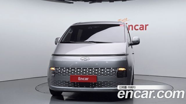 Hyundai Стария 2022