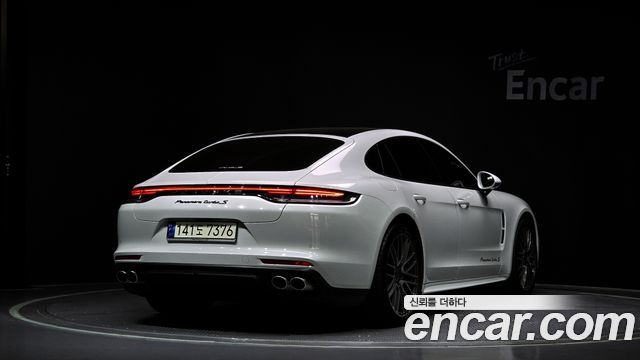 Porsche Панамера (971) 2021
