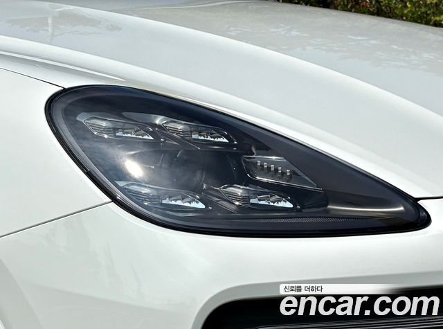 Porsche Кайенна (PO536) 2020