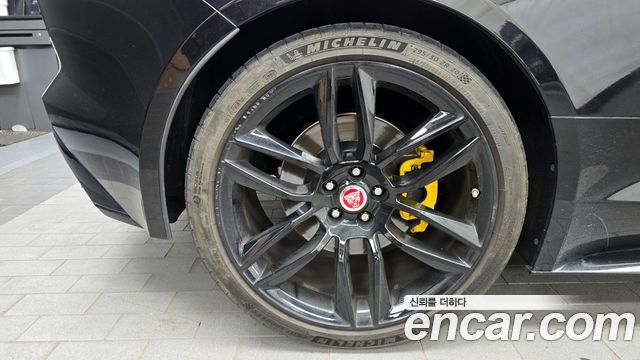 Jaguar F-ТИП 2019