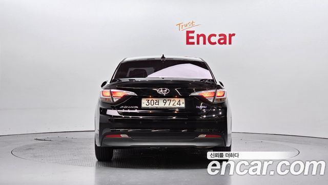 Hyundai НЧ Соната Гибрид 2017