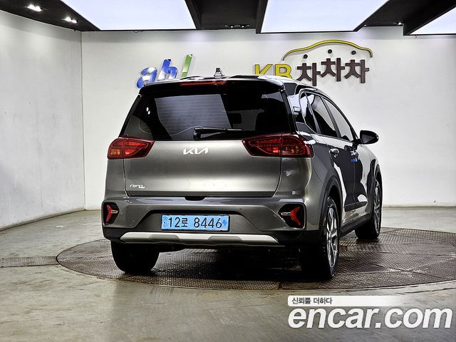 Kia Niro Plus 2024