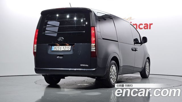 Hyundai Стария 2023