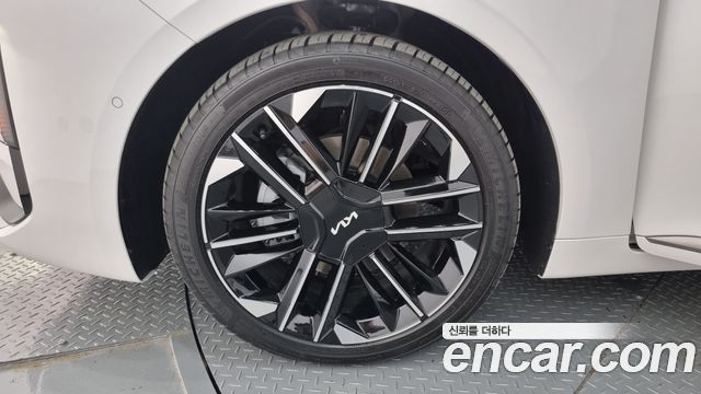 Kia Новый гибрид K8 2025