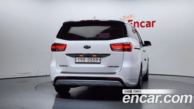 Kia Совершенно новый карнавал 2016