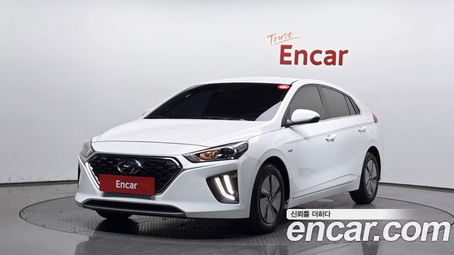 Hyundai Новый гибрид Ioniq 2020