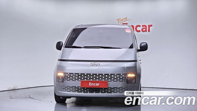 Hyundai Стария 2022