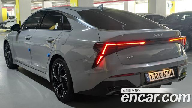 Kia Новый гибрид K5 третьего поколения 2024