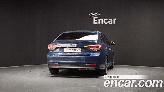 Hyundai YF Sonata Hybrid 2016
