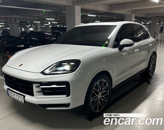 Porsche Кайенна (PO536) 2024