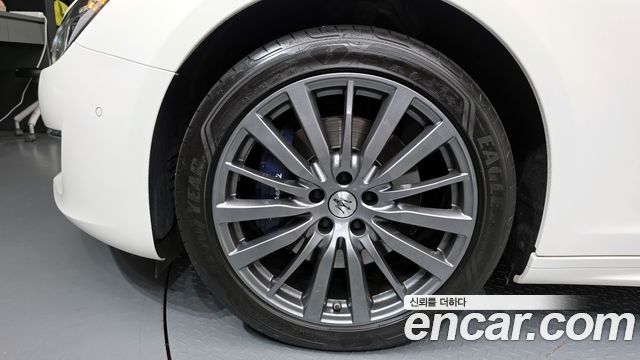 Maserati Гибли 2022