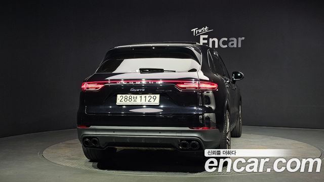 Porsche Кайенна (PO536) 2021