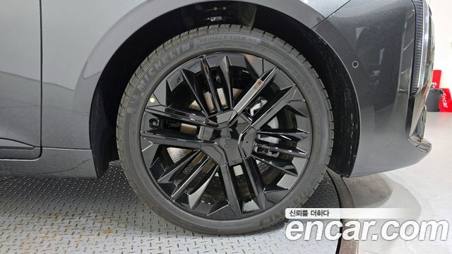 Kia Новый гибрид K8 2025