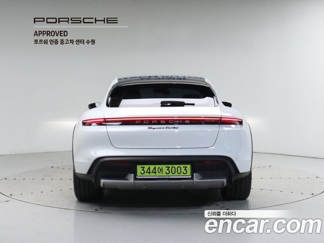 Porsche Тайкан 2024