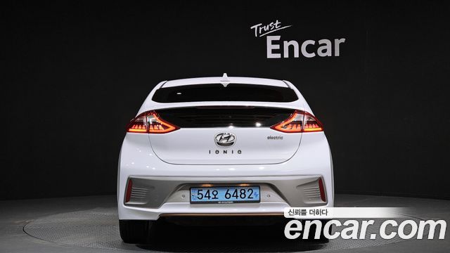 Hyundai ИОНИК Электрик 2018