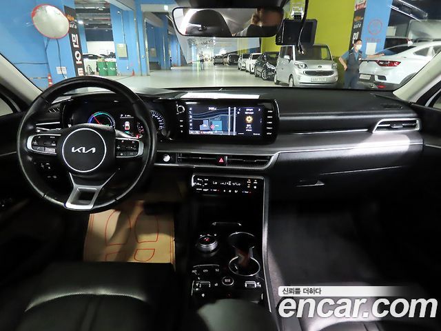 Kia K5 Гибрид 3-го поколения 2023