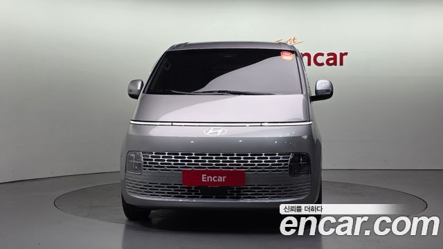 Hyundai Staria 2025