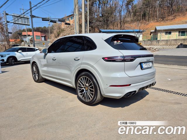 Porsche Cayenne (PO536) 2022