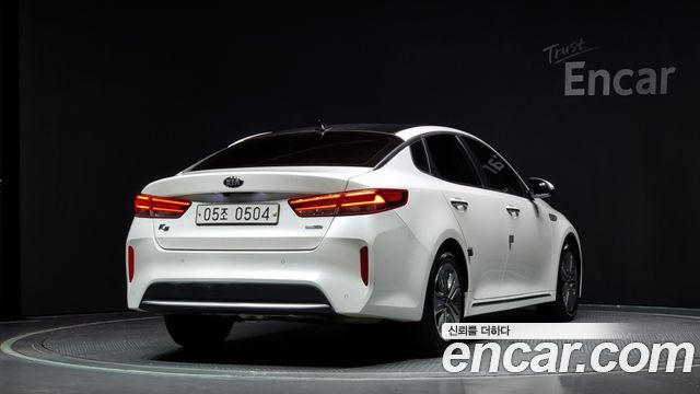 Kia К5 Гибрид 2-го поколения 2016