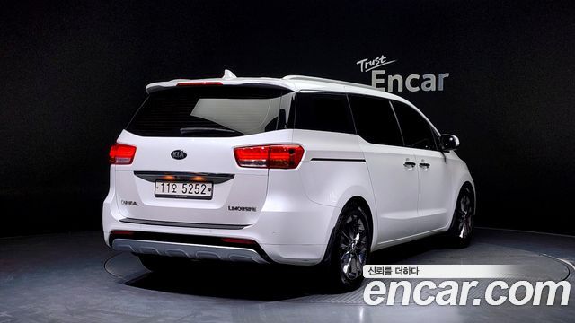 Kia Совершенно новый карнавал 2016