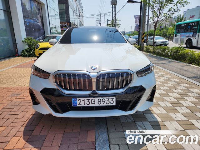 BMW 5 серия (G60) 2025